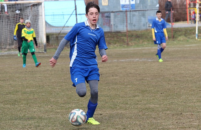 动着外界目 动着外界目